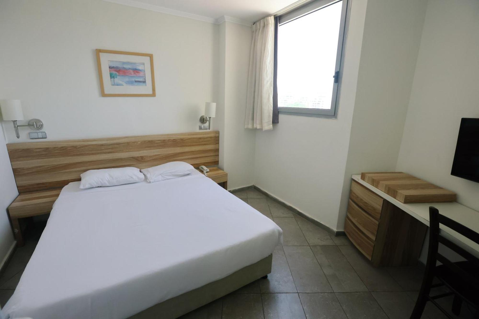 Hotel Adi 3*